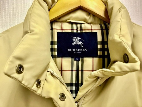 ダウンコートのBURBERRY LONDON