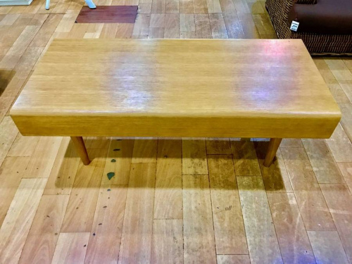 テーブルのCONDE HOUSE