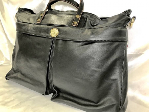 ビジネスアイテムの腕時計