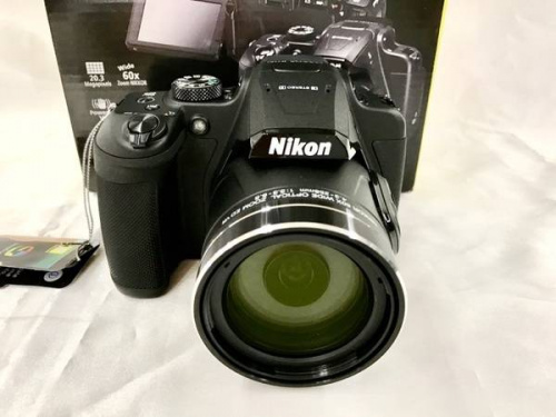 デジタルカメラのニコン（NIKON）