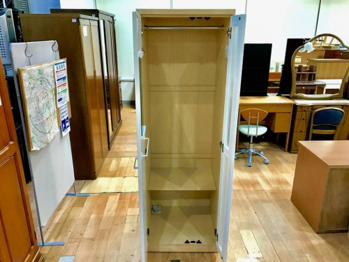 ワードローブのニトリ