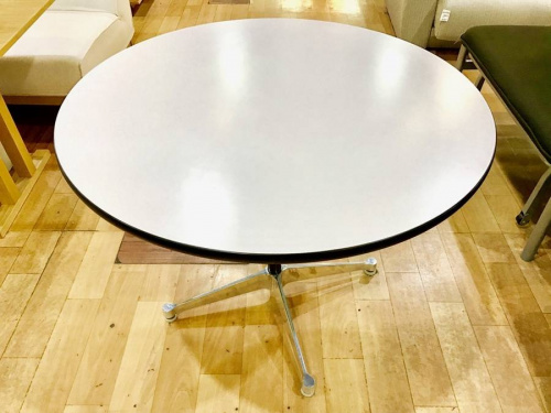家具・インテリアのテーブル