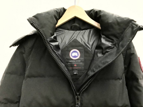 ダウンジャケットのカナダグース（CANADA GOOSE）