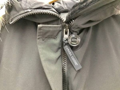 カナダグースのダウンジャケット