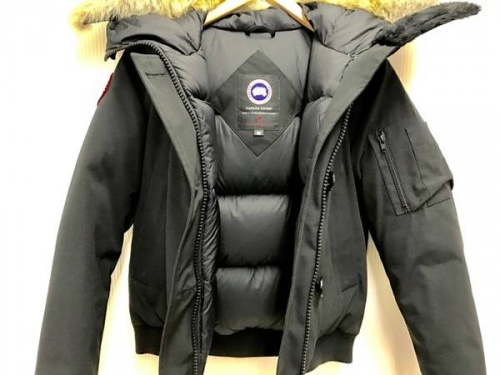 ダウンジャケットのカナダグース（CANADA GOOSE）