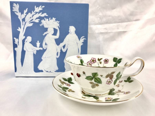 洋食器のカップ＆ソーサー