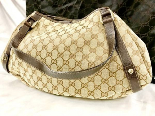 デジタルカメラのニコン（NIKON）