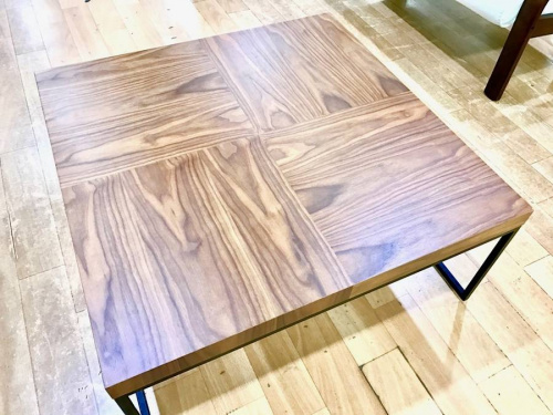 家具・インテリアのテーブル