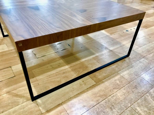 コーヒーテーブルの南大沢