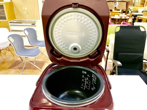 TOSHIBA