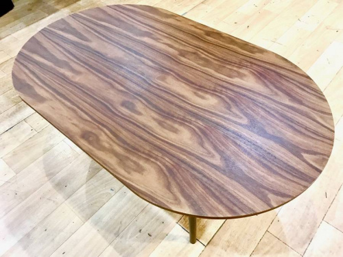 家具・インテリアのテーブル