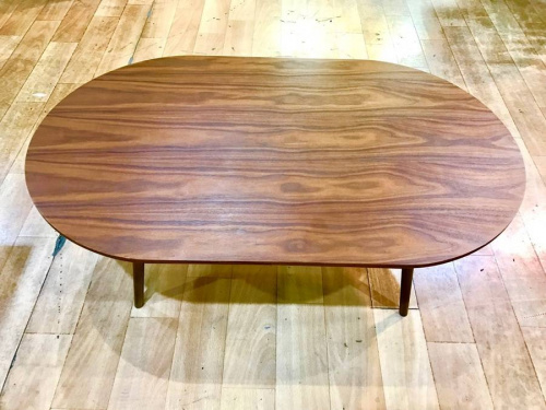 テーブルのコーヒーテーブル