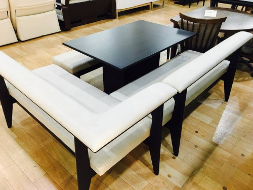 ソファーダイニングのコーナーソファー