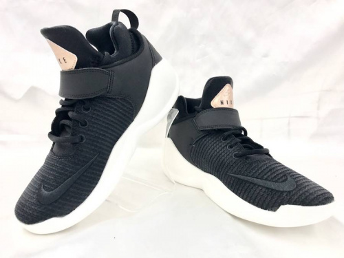 シューズのナイキ（NIKE）