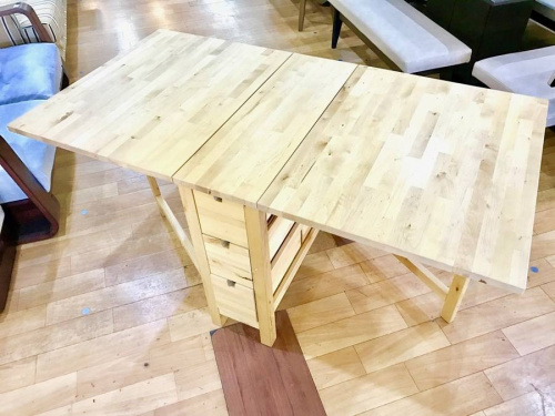 家具・インテリアのテーブル