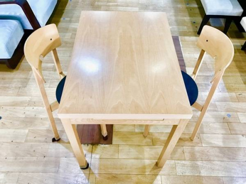 ダイニングセットのＣＡＬＬＩＧＡＲＩＳ