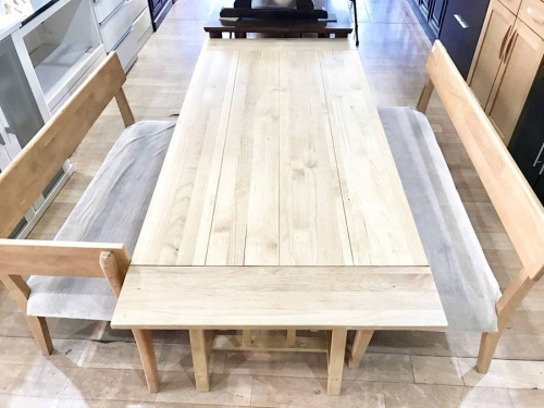 ダイニングセットのMOMO HOUSE