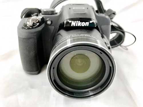 デジタルカメラのニコン（NIKON）