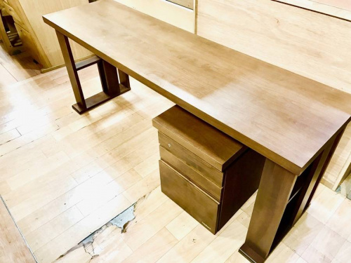家具・インテリアのデスク