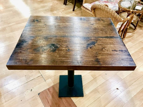 カフェテーブル