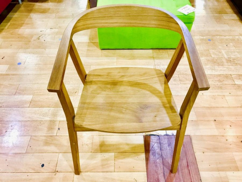 IKEAのアームチェアー