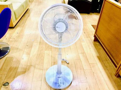 夏の扇風機