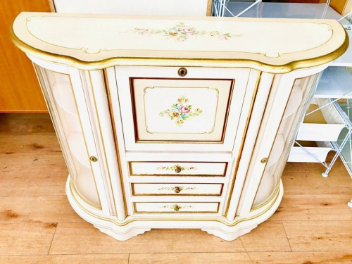 サイドボードのアンティーク調