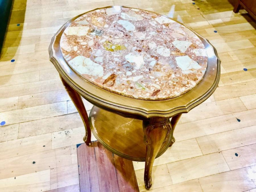 家具・インテリアのテーブル