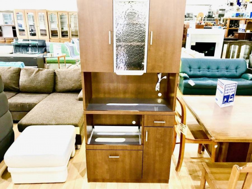 カップボードのキッチンボード