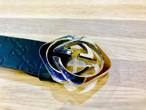 レザーの南大沢