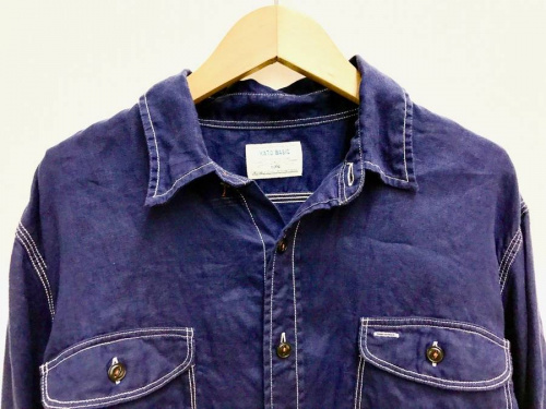 リネンシャツのKATO