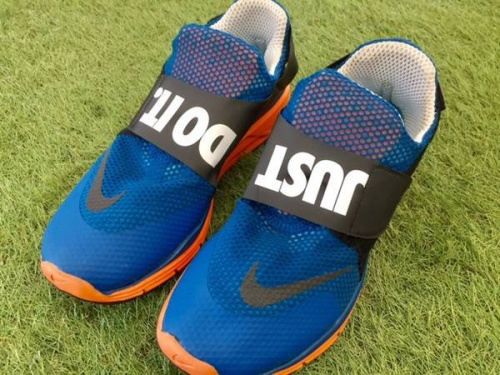 スニーカーのナイキ（NIKE）