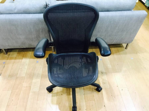 イスのHermanMiller