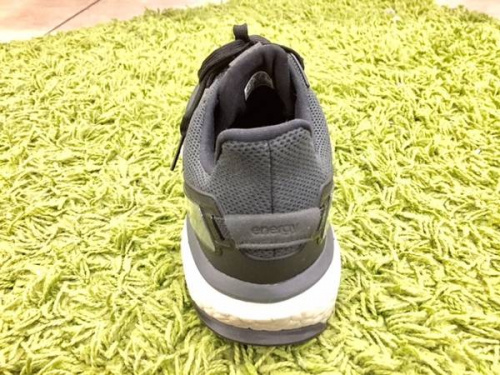 アディダス(adidas)のランニングシューズ