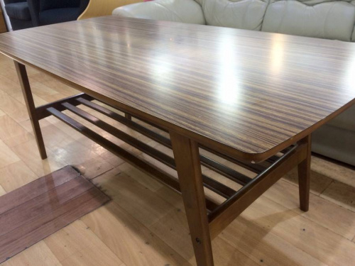 家具・インテリアのローテーブル