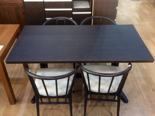 ダイニングセットのHIKARI