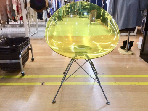 イスのKartell