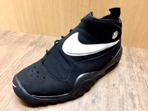 シューズのナイキ（NIKE）