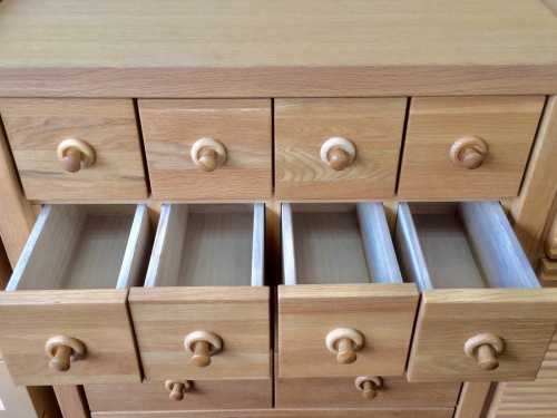 チェストのオーク材