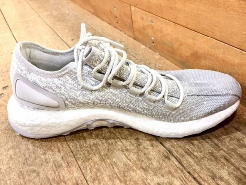 アディダス（adidas）のランニングシューズ