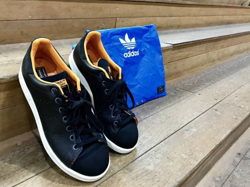 メンズファッションのアディダス（adidas）