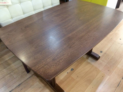 家具・インテリアのテーブル