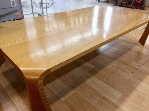 家具・インテリアのテーブル
