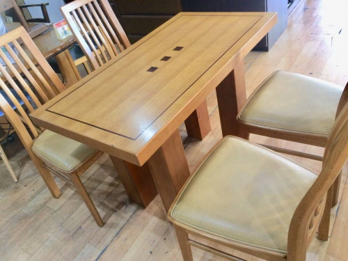 家具のダイニングセット