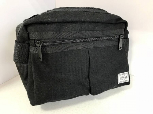 メンズファッションのショルダーバッグ