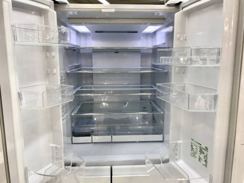 生活家電の6ドア冷蔵庫