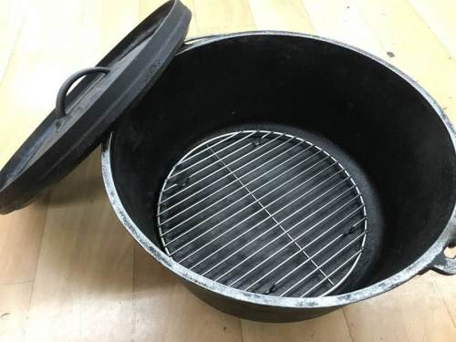 バーベキュー用品のダッチオーブン