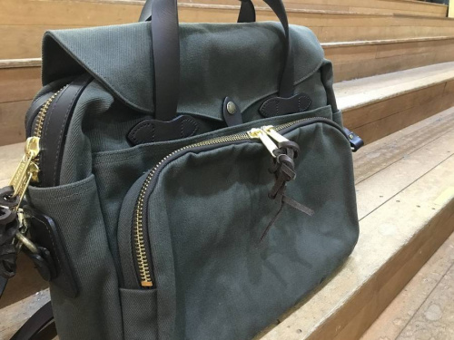 ビジネスバッグのFILSON