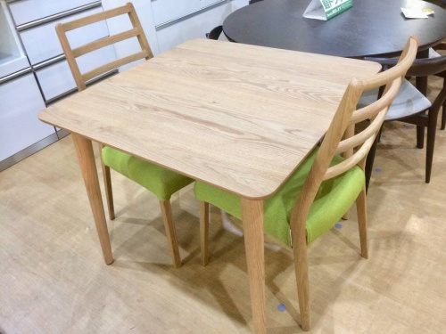 家具のダイニングセット