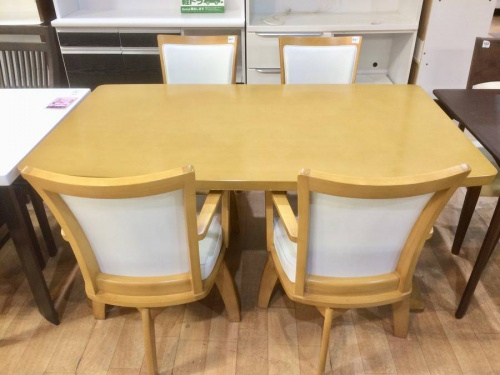 ダイニングセットのニトリ